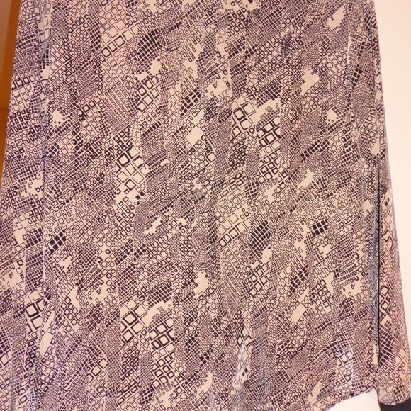 Trina Turk Meadows Top Button-up Silk Blouse Shirt Pink Tan Black Geo Pattern SM - Picture 5 of 15